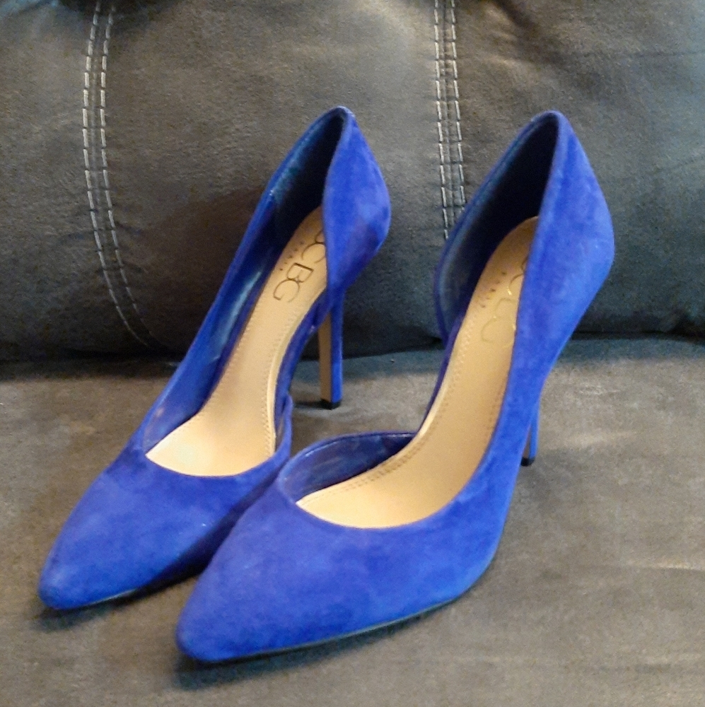 Blur suede BCBG heels